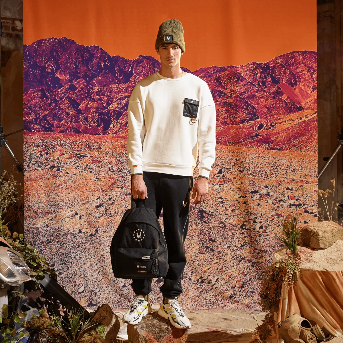 Crewneck Watch Us beige – Image 3