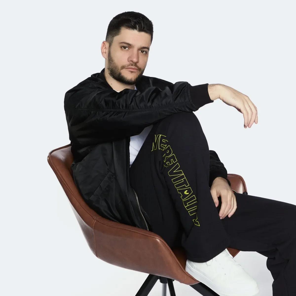 Jogging Essentials Vitality noir – Image 4