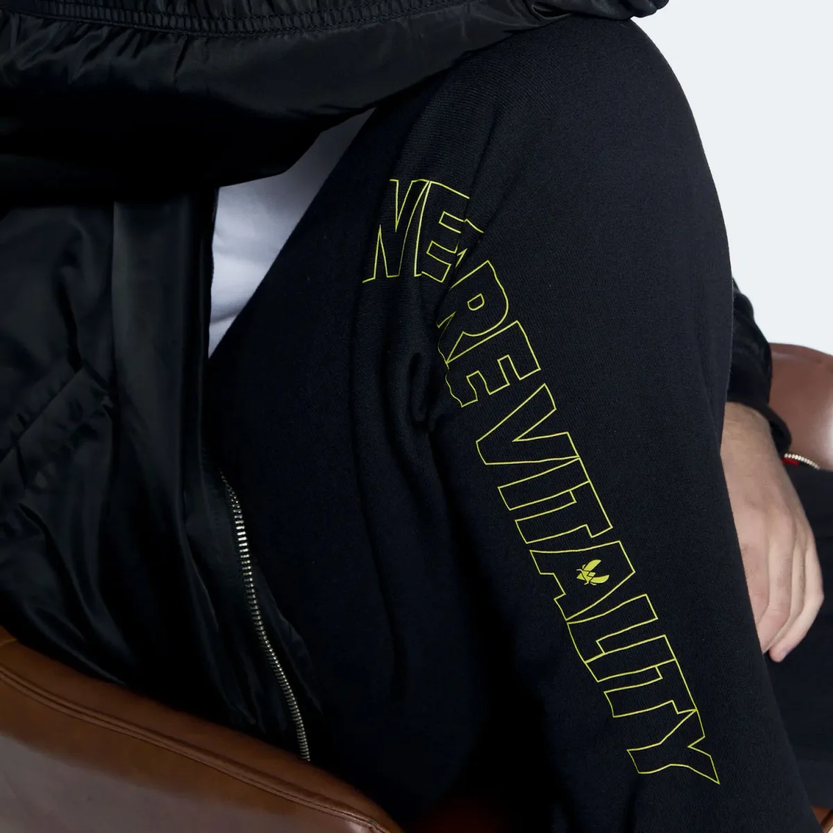 Jogging Essentials Vitality noir – Image 5